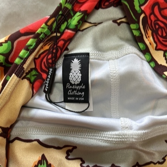2/$25 Pineapple Clothing skull leggings size large - Picture 4 of 6